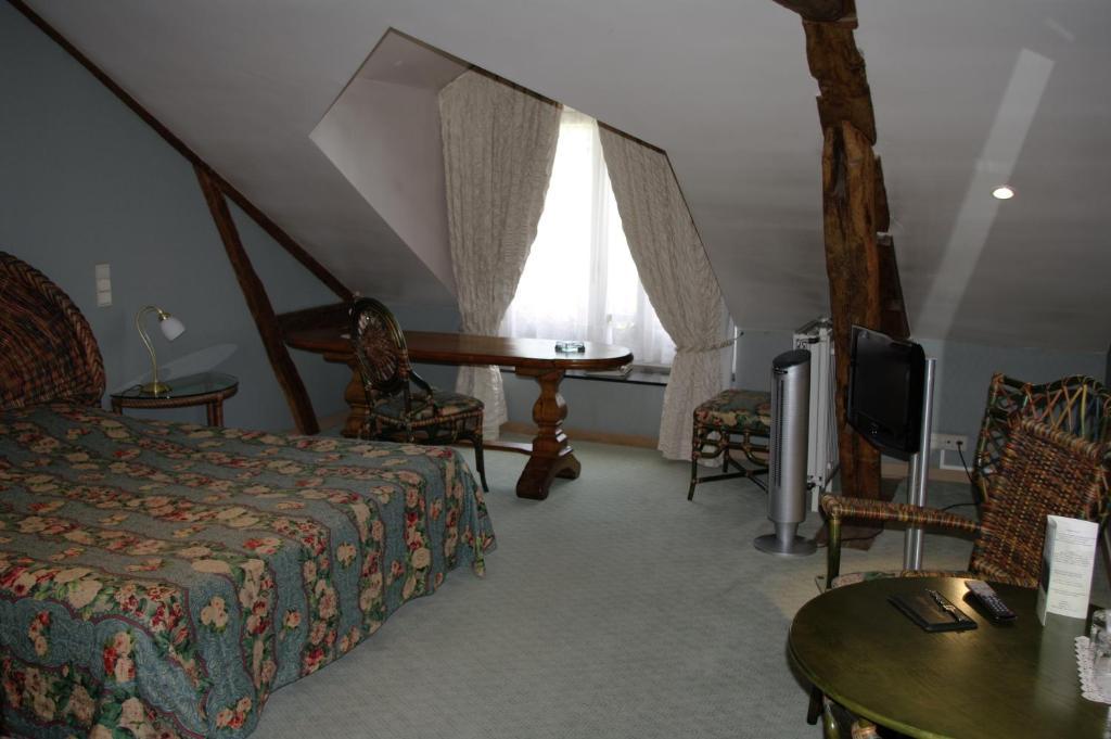 Chateau D'Hassonville Aye Ruang foto