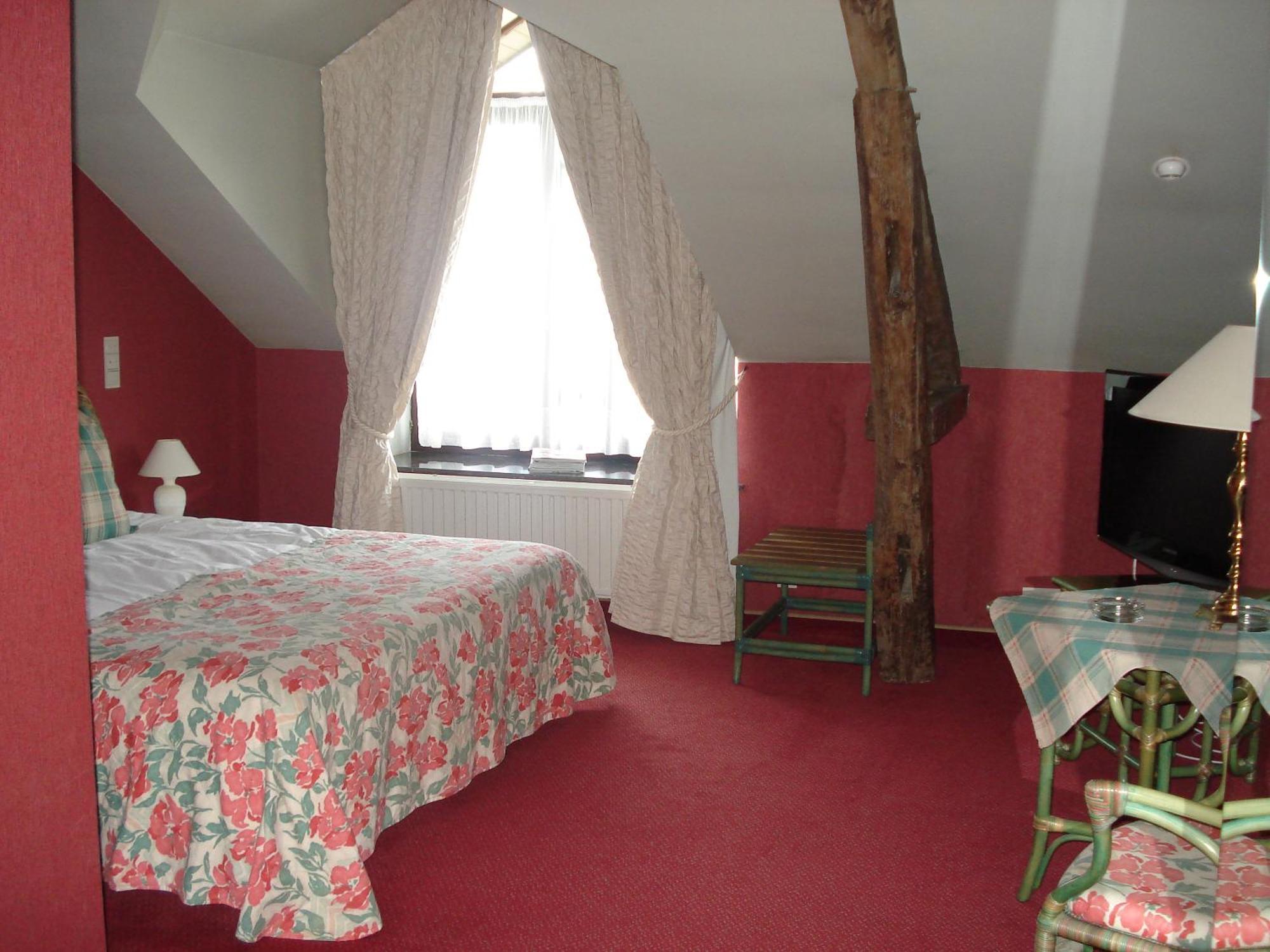 Chateau D'Hassonville Aye Bagian luar foto